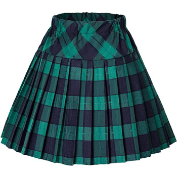 Falda estilo aesthetic escocesa de cuadros negros y líneas verdes