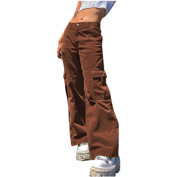 Pantalon ancho color marron con bolsillos estilo militar
